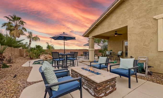 Seville House | Seville 4 beds + Office and Heated Pool, Fire Pit! 30 Night Min.