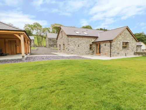 Cwmtirmynach House | Sgubor