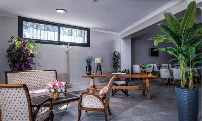 Karsiyaka Hotel | SH HOTEL