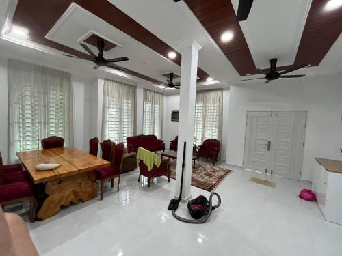 Kubur Maras House | Sha's Homestay Kota Bharu