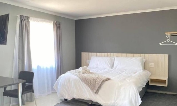 Phalaborwa House | SHABIS GUEST LODGE