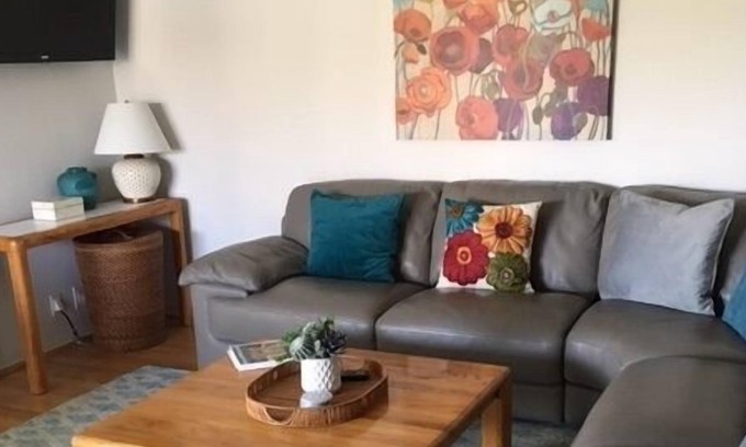 Palm Desert Condo | Shadow Mountain Resort & Club pool and tennis privileges included with this beau