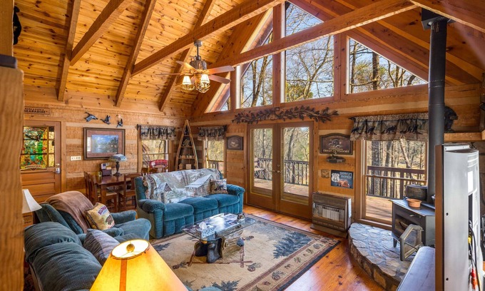 Cleveland Ski Chalet | Shadowhoffen at Bearadise - Resort Activities for the Whole Family!