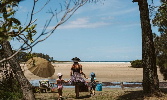 Narrawallee House | Shady Acres - Waterfront Escape