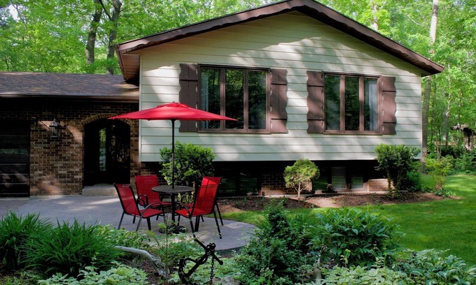 Grand Bend Cottage | Shady Oaks Cottage, Southcott Pines: Totally Renovated!