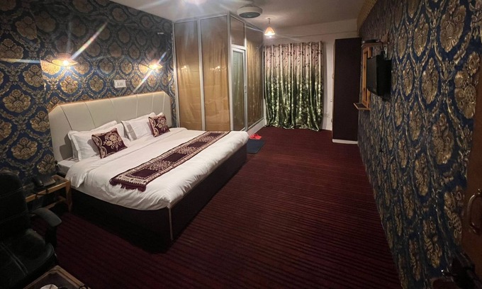 Srinagar Hotel | Shahpura Residency Srinagar