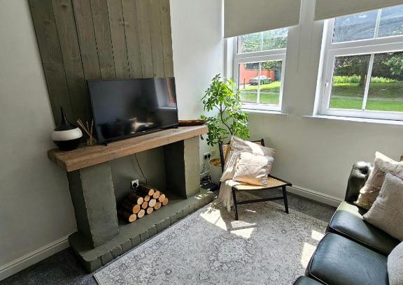 Prescot Apartment | Shakespeare's Snug