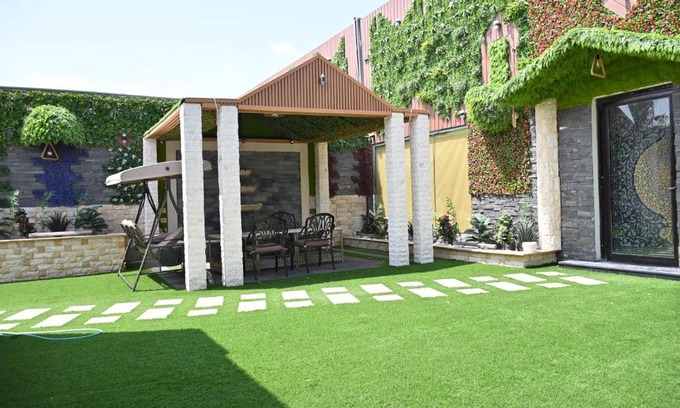 Dammam Ski Chalet | SHALLY VILLAGE