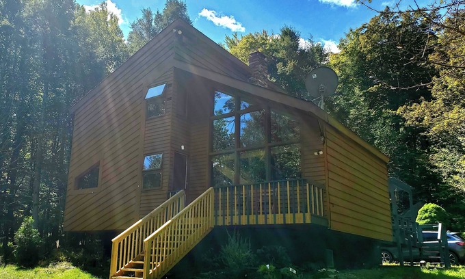 Oliverea House | Shambhala Mountain Retreat: A chalet surrounded by forest. Relax & unwind!