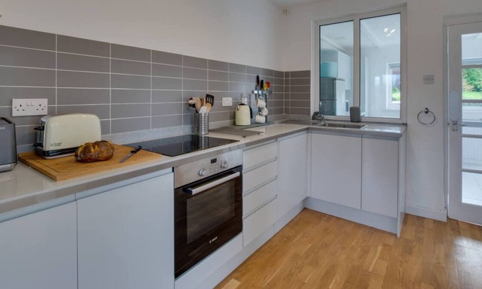 Llangennith House | Shambles in the beautiful Swansea