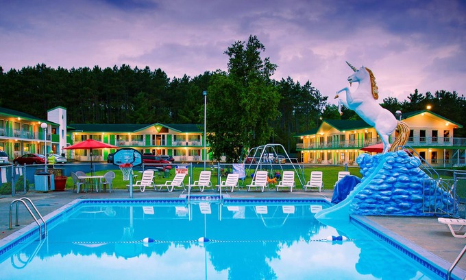 Lake Delton Hotel | Shamrock Motel