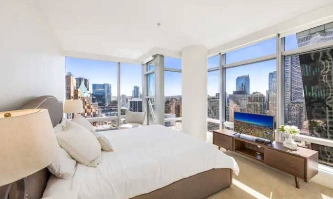 North Vancouver Apartment | Shangri-La - Downtown Core W/ Splendid View
