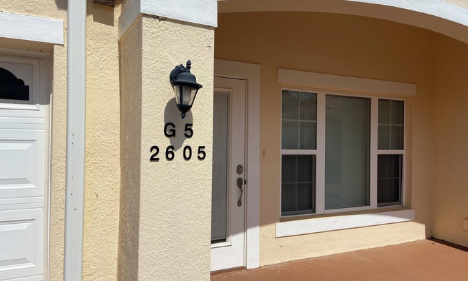 Tavares Condo | Shantiniketan G 5/2605/50 minutes to the Disney 2 mile to down town Tavares.