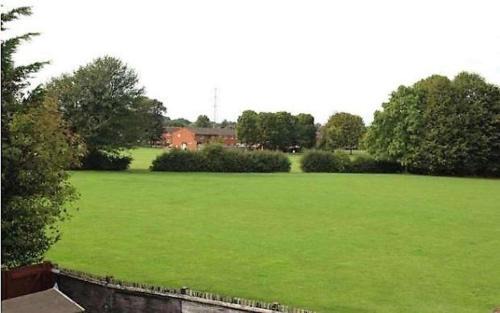 Aylesbury House | Shared Double Rooms