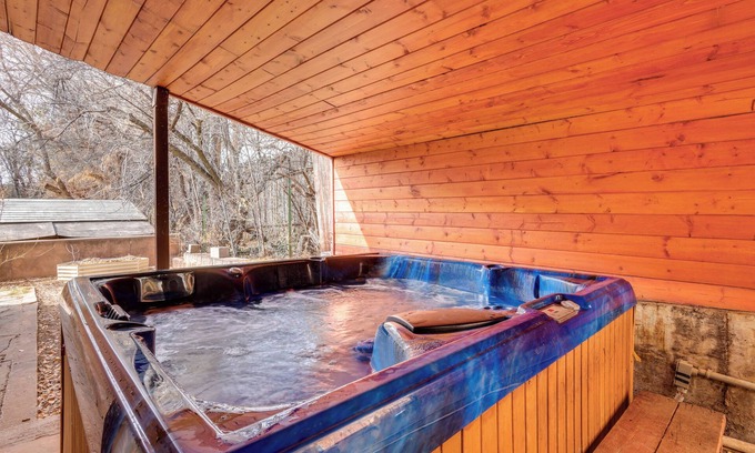 Tesuque Cottage | Shared Hot Tub: Santa Fe Casita in Old Tesuque
