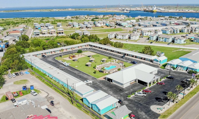 Port Aransas Hotel | Shark Reef Resort Motel & Cottages