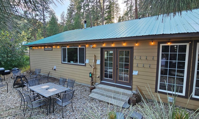 Boise Cabin | Shattuck Mountain Retreat - New Secrete Spa Hidden in the Forest!