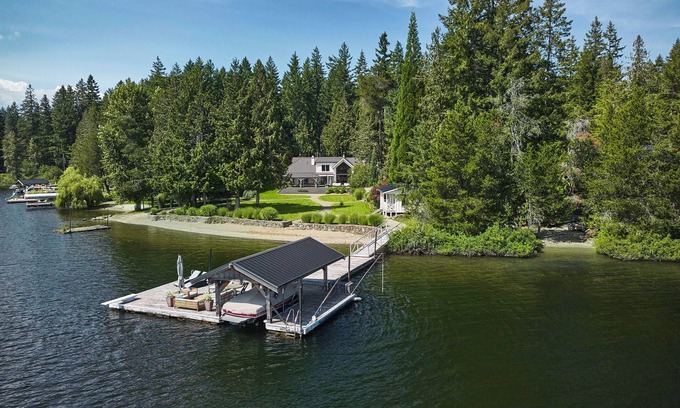 Shawnigan Lake House | Shawnigan Lakefront Luxury Retreat