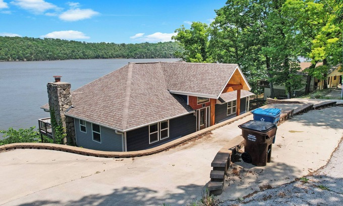 Linn Creek House | Shell Bay | Luxury | Main Channel | Private Dock