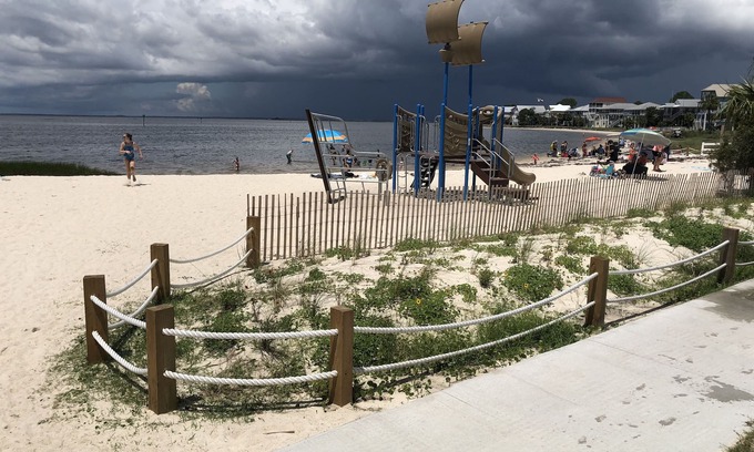 Crawfordville House | Shell Point Beach Town Home. Beautiful Waterfront Townhome. Includes Wi-Fi