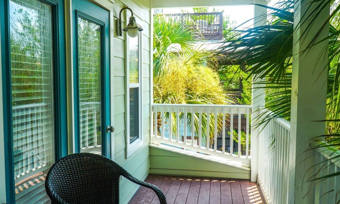 Village of Sugar Beach House | Shell Yeah! by AvantStay | Seagrove | Pet-Friendly + Private Pool
