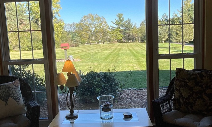 Ann Arbor House | Shelley's Retreat, entire house & efficiency suite