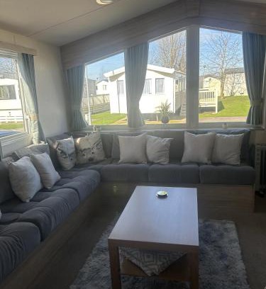Tattershall House | Shells Breaks Tattershall Lakes Shearwater 27