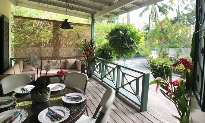 Oistins Villa | Shelsea, Idyllic garden villa, 3 beds, lge private garden, 2 mins walk to beach.