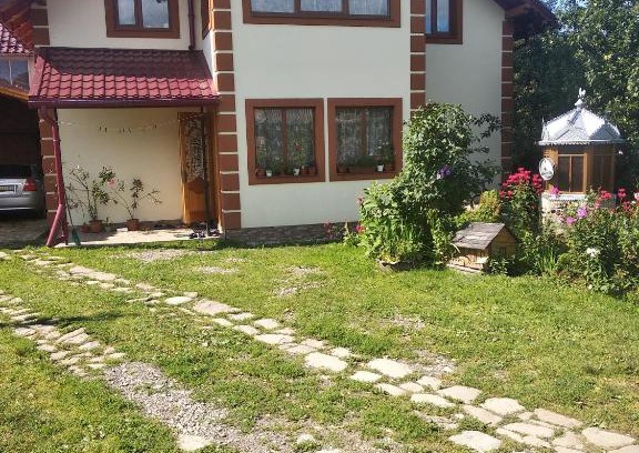 Mykulychyn House | Shelter Pid Lypamy
