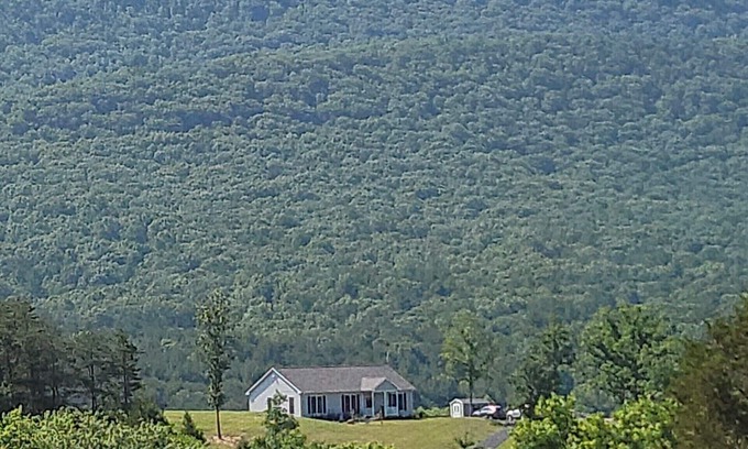 Fort Valley House | Shenandoah Valley Vista - Mountain Views & Level 2 EV Charger