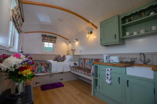 Enniskillen House | Shepherd Hut Bird Enniskillen, Fermanagh