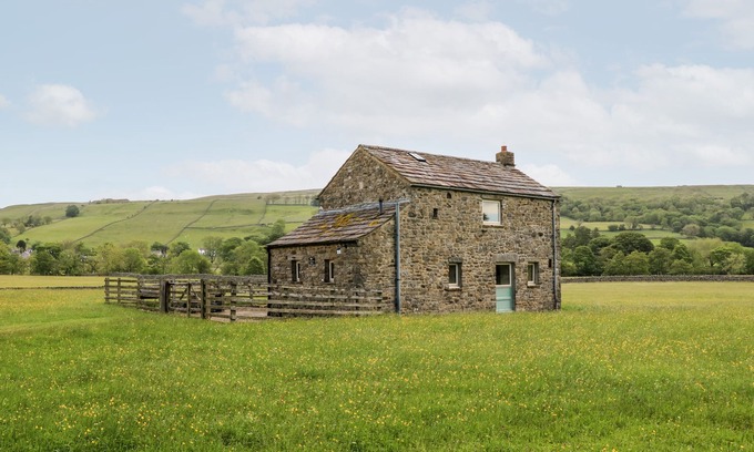 Holwick Cottage | SHEPHERD'S COTTAGE, pet friendly, with a garden in Holwick