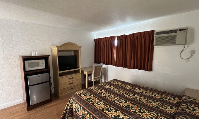 Palmdale Hotel | Sherwood Motel