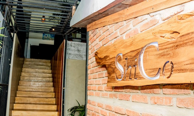 Seeduwa - Katunayake Bed & Breakfast | ShiCo Transit Hotel
