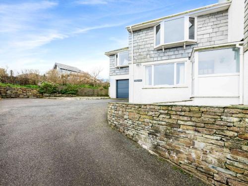 Port Isaac House | Shilling Stones