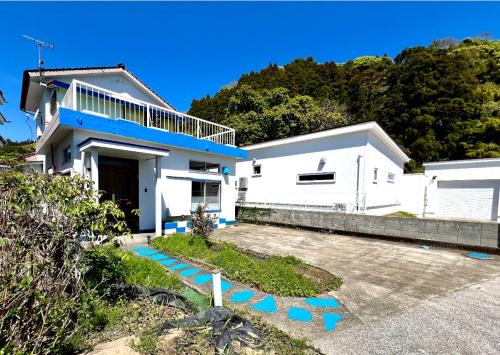 Aoshima House | Shimahama