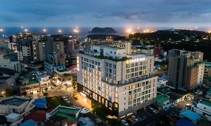 Seogwipo City Hotel | Shin Shin Hotel Cheonjiyeon