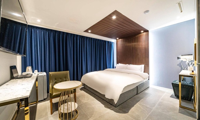 Sinchon-dong Hotel | Shinchon Alley