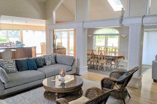 Sea Trail House | Shining Waters