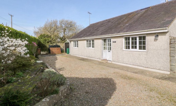 Tudweiliog House | Shippon