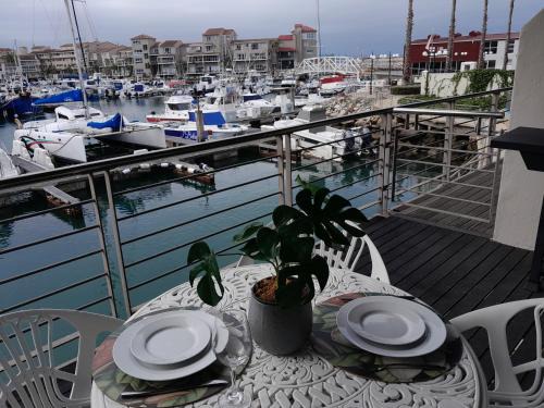 Saint Francis Bay Apartment | ShipsBell 5B