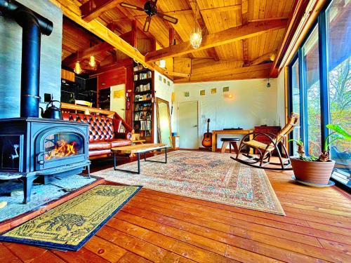 Sobetsu Villa | SHIZENTOYA Privete cottage for nature experience LakeView!