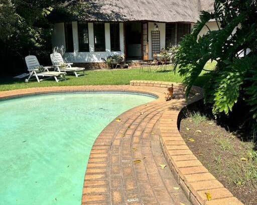 Greater Johannesburg Metropolitan Area Ski Chalet | SHONALANGA - Secured cottage in equestrian estate - LOADSHEDDING FREE!