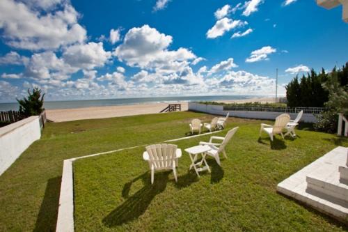 Northeast Virginia Beach House | Shoreline Cottage - Oceanfront - North End VB