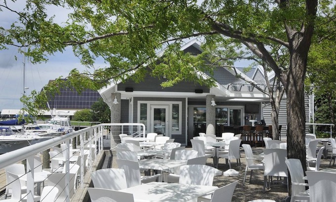 Muskegon Hotel | Shoreline Inn & Conference Center, an Ascend Collection Hotel