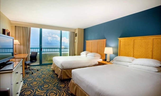 Brush - Stewarts Hotel | Short Distance From The Well Known Sites w/Pool