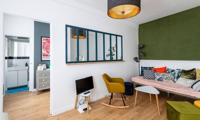 Notre-Dame Apartment | Short/long stay - 2 Rooms + Kitchen + bathroom. Totally renovated