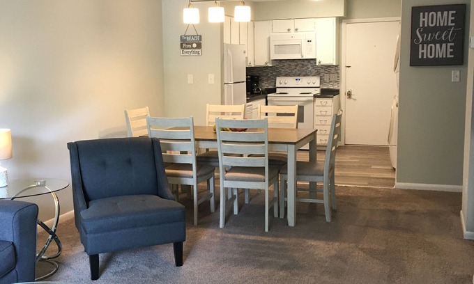 Folly Field Condo | Short Walk to the Beach - Poolside Condo - Fiddler's Cove -2 Bdm 2 Bth