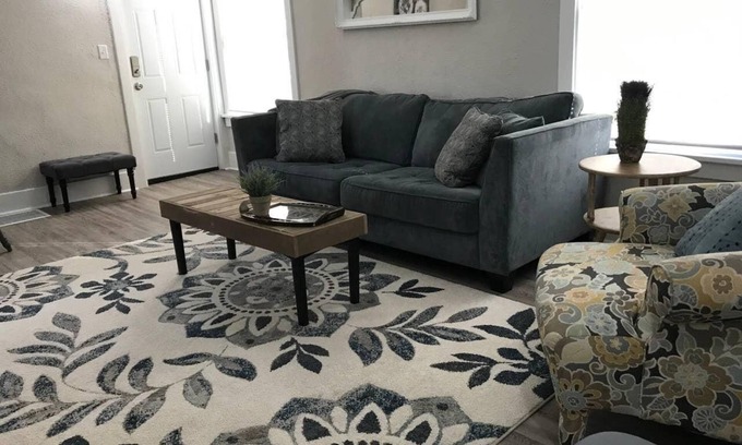 Libertyville Apartment | Short Walk to Downtown Libertyville