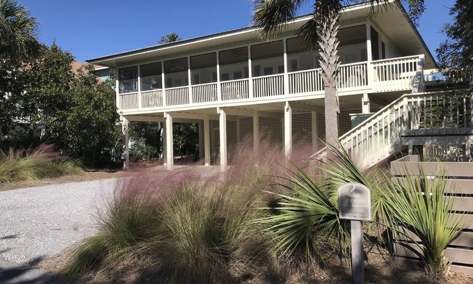 Gulf Trace House | SHORT WALK TO PRIVATE ACCESS TO BEACH